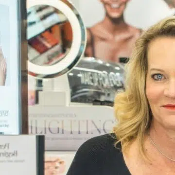 Here's a great holiday look for midlife women. Update your makeup and look more youthful without looking like you're trying too hard.
