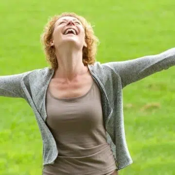 There's a ton of advice on things you should be doing in order to be happy as an empty nester. But there's not a lot of focus on things we shouldn't be doing if we want to be happy and successful empty nesters. Here's a list of 10 things that happy empty nesters don't do. Are you still doing any of these things?