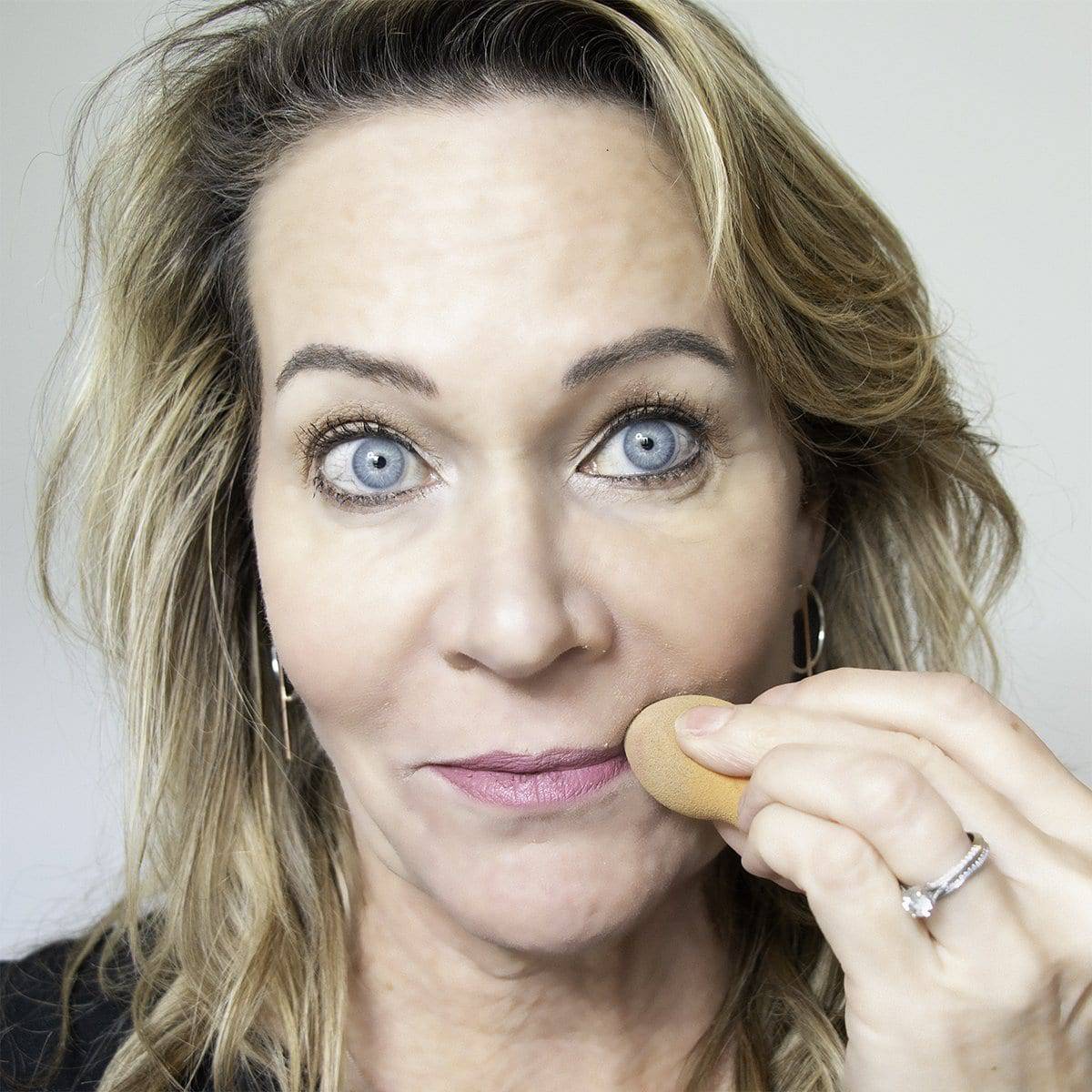 How to Stop Lipstick Bleeding into Lip Wrinkles and Smoker's Lines 10