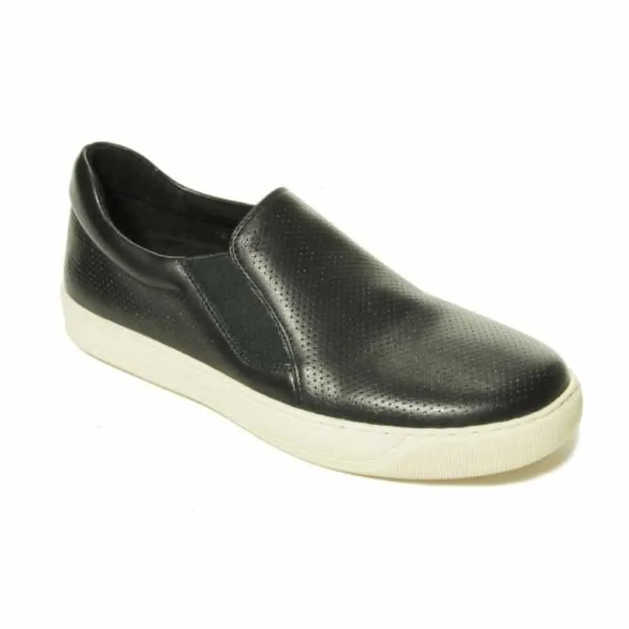 5 Comfortable and Stylish Shoes Perfect for Women Over 40 9