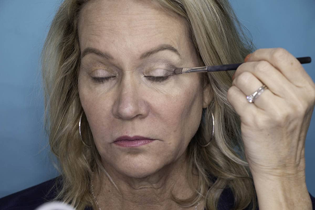 Easy One Eyeshadow Eye Makeup for Older Hooded Eyes 17 Easy One Eyeshadow Eye Makeup for Older Hooded Eyes 17
