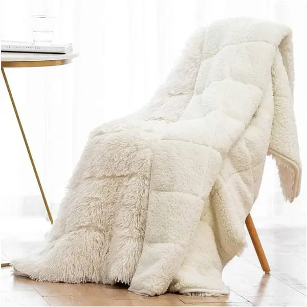 The Best Gifts for Young Adults in Their First Apartment: Gift Guide 2024 14