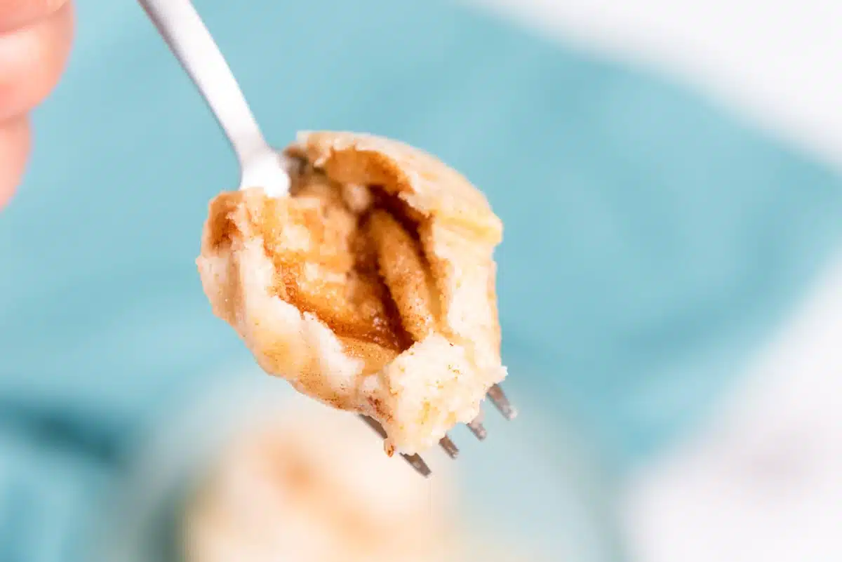 single serving cinnamon roll microwave